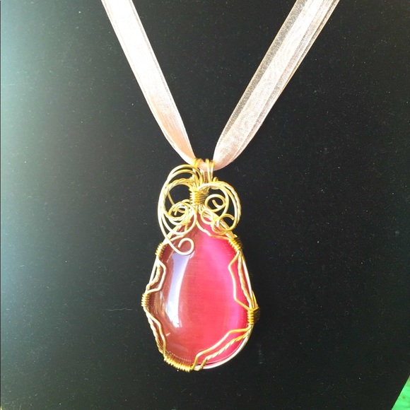 SJC Wire Wrapped Pink Cat’s Eye Pendant - Picture 2 of 8